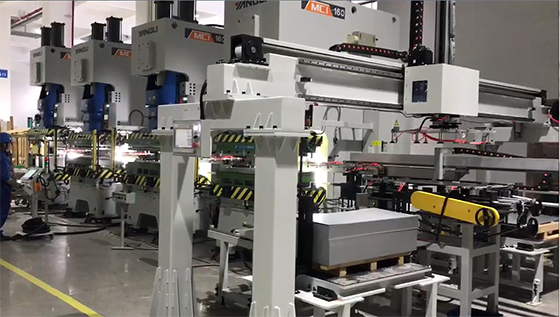 4臺沖床連線機械手生產(chǎn)線用于沖壓風(fēng)機罩
