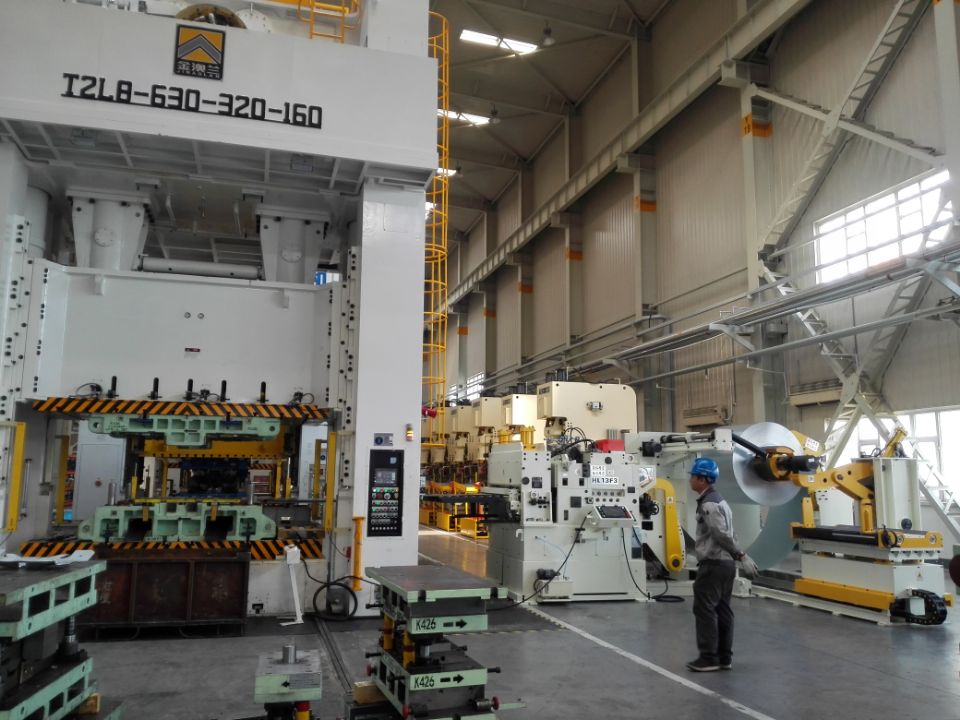 五金配件自動化沖壓三合一送料機(jī)送料精度能夠達(dá)到多少？