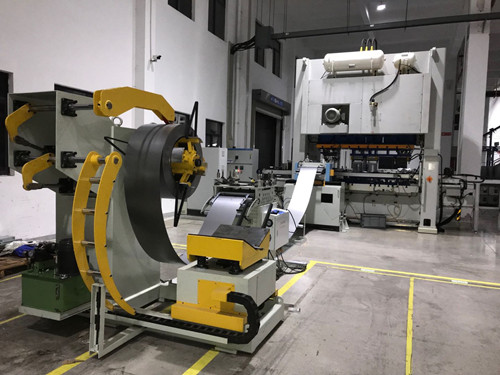 為何偏擺送料機(jī)在圓片落料沖壓中比普通伺服送料機(jī)更具優(yōu)勢(shì)？