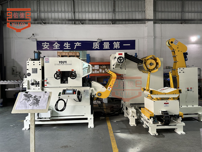 沖壓三合一送料機(jī)在沖壓自動化中如何起到節(jié)省人工提高生產(chǎn)效率的？